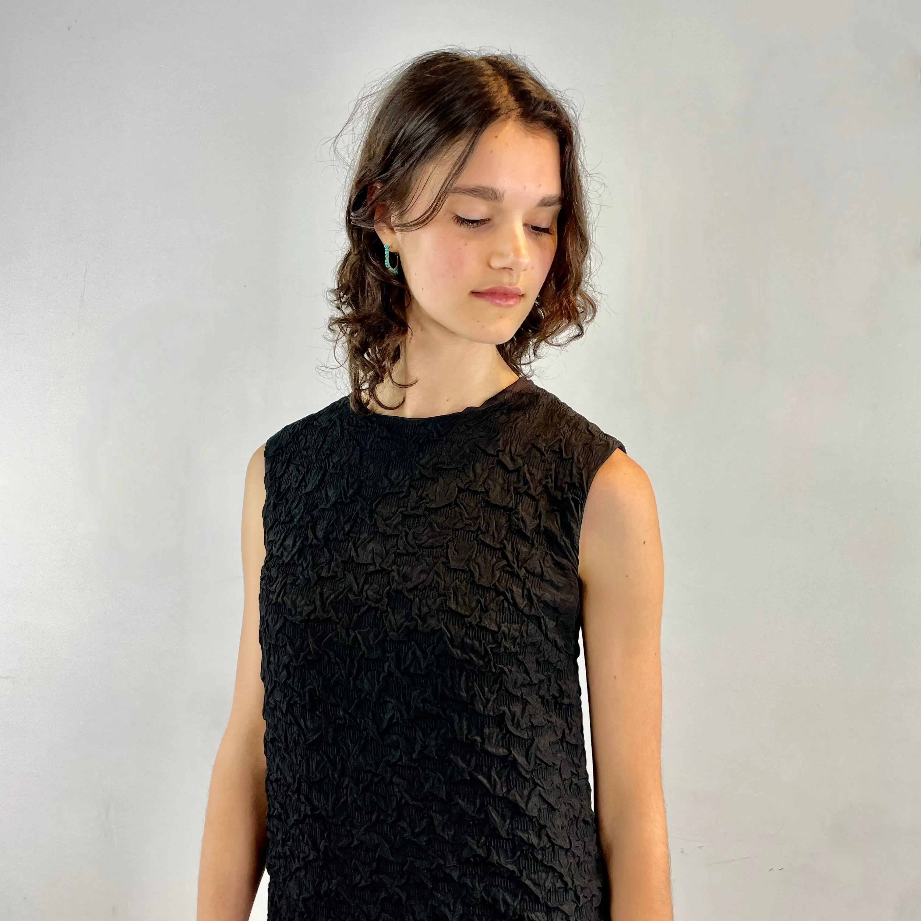 1960s Sleeveless Black Shift Dress with Fur Trim Small