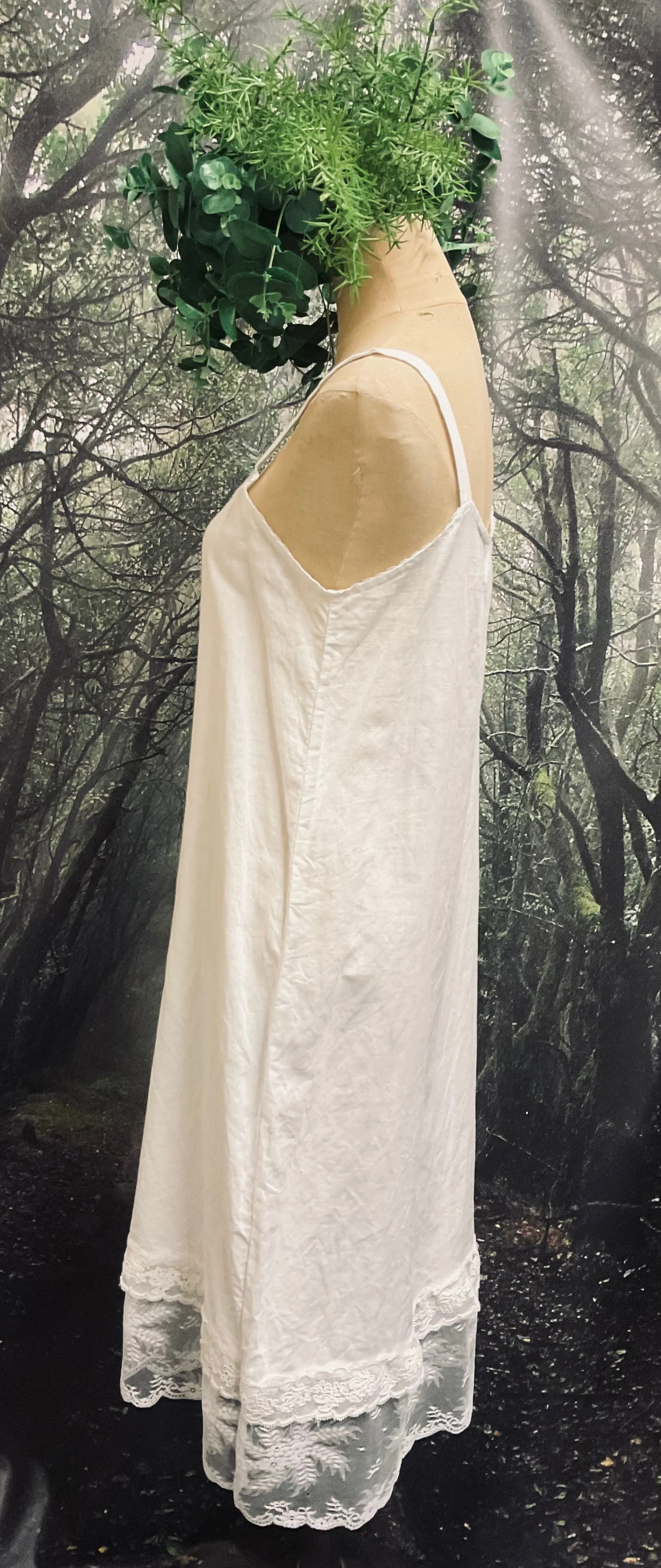 #5045 Linen slip dress with lace hem size sa