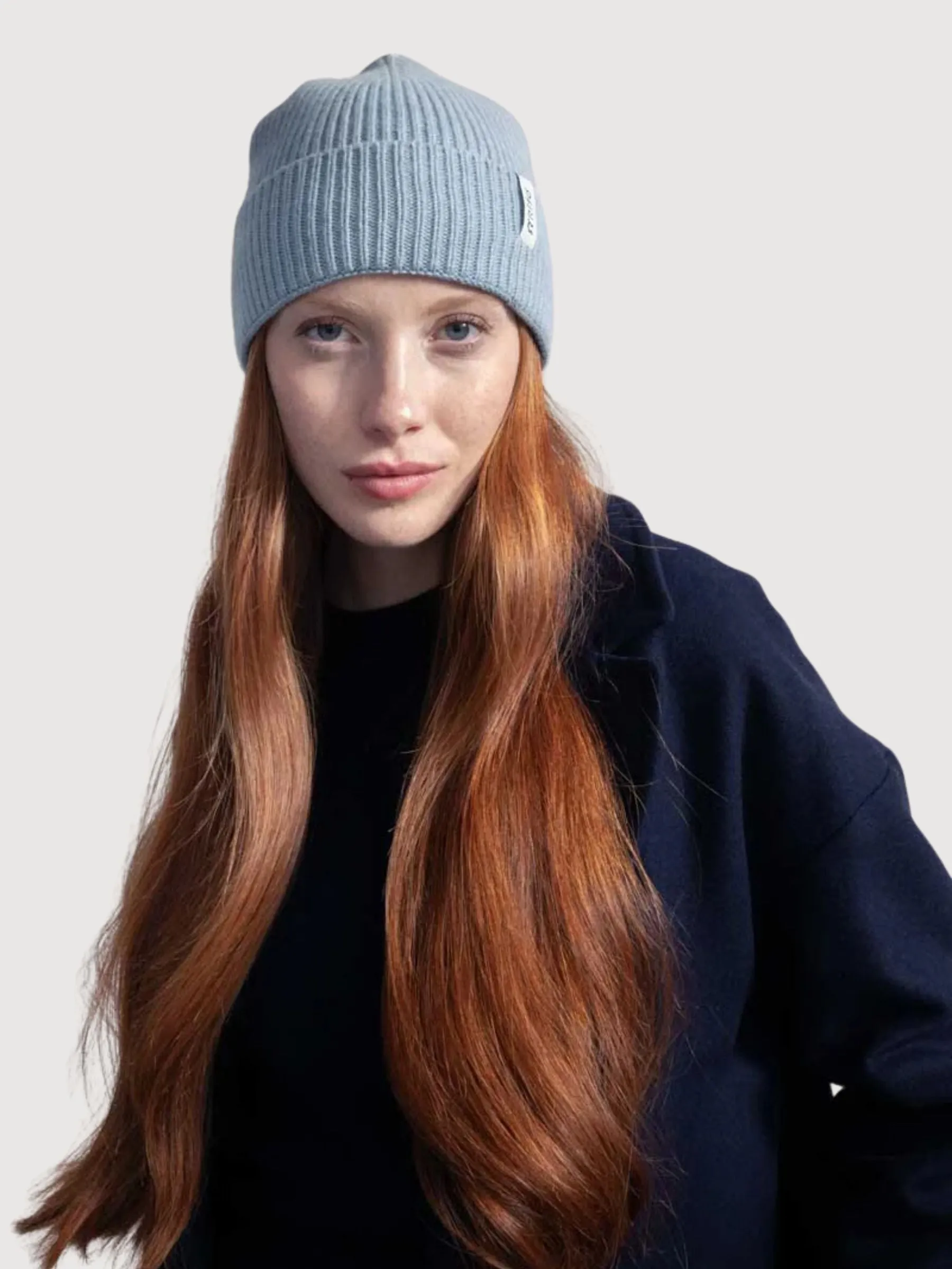 Beanie Marcello Dusty Blue Unisex in recycled cashmere | Rifò
