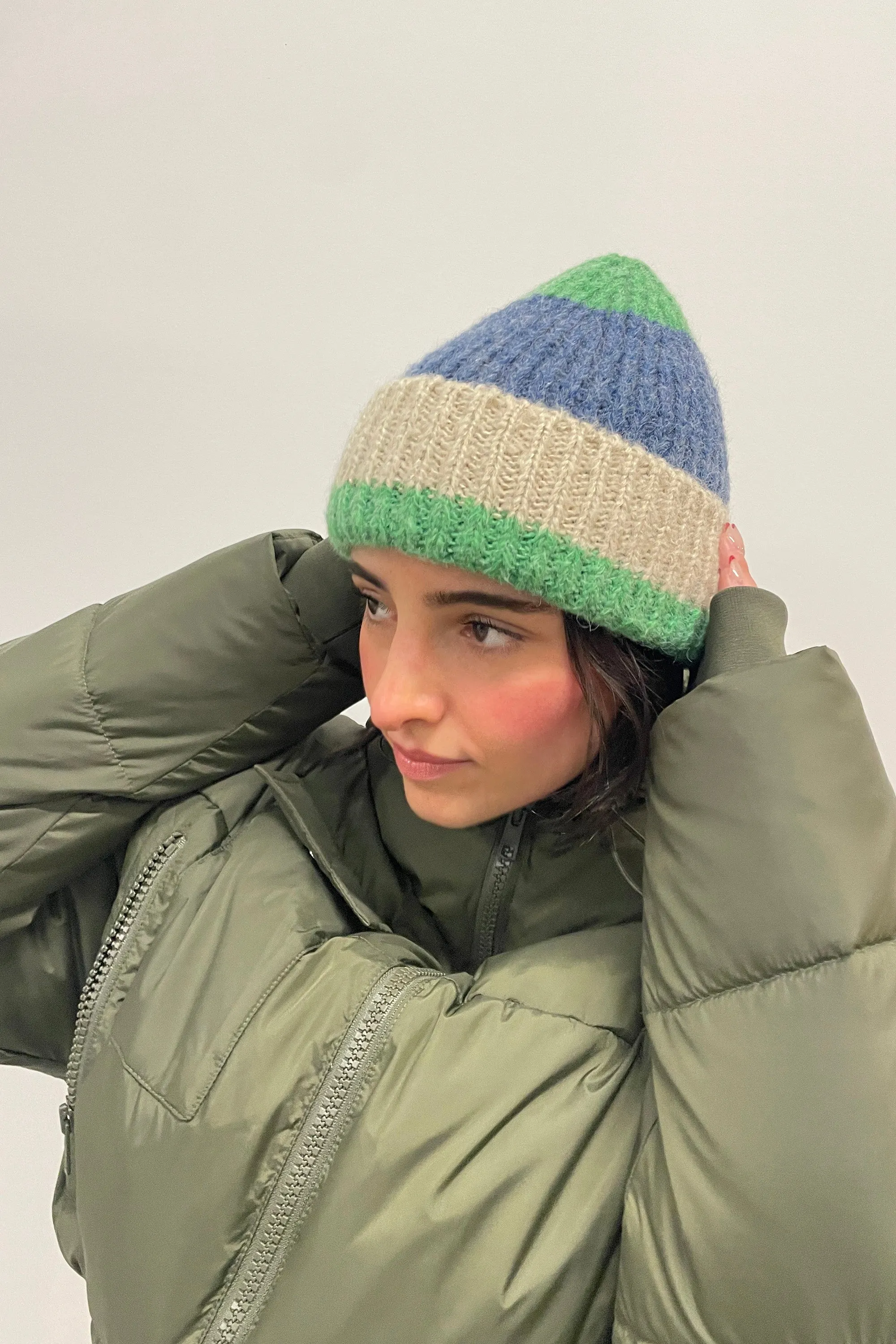 COLOR BLOCK BEANIE