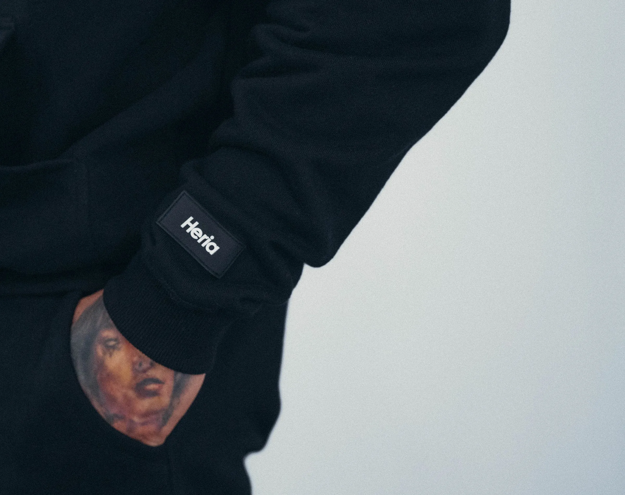 Heria Hoodie - Black