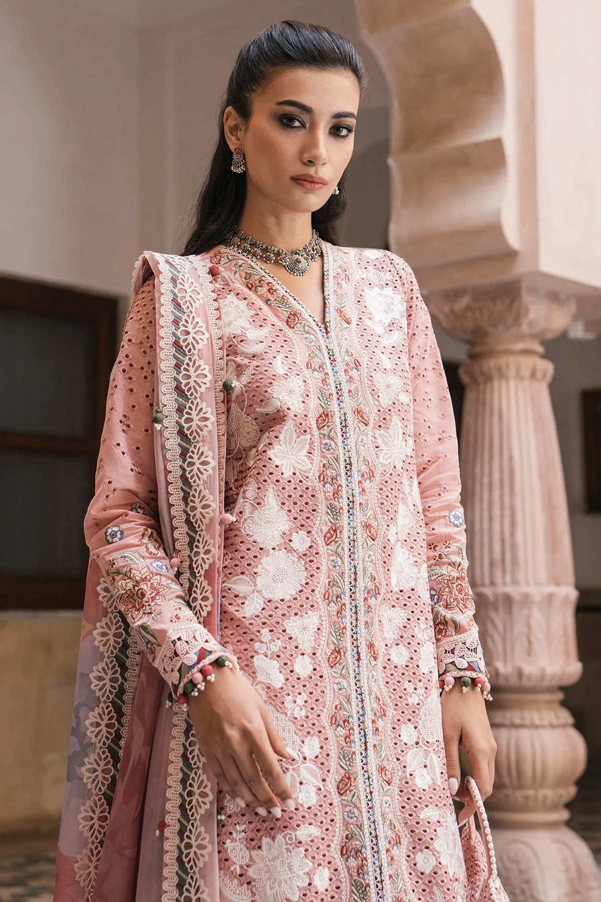 Jazmin Shahkaar Luxury Lawn Collection – Embroidered Luxury Lawn SL24-D4