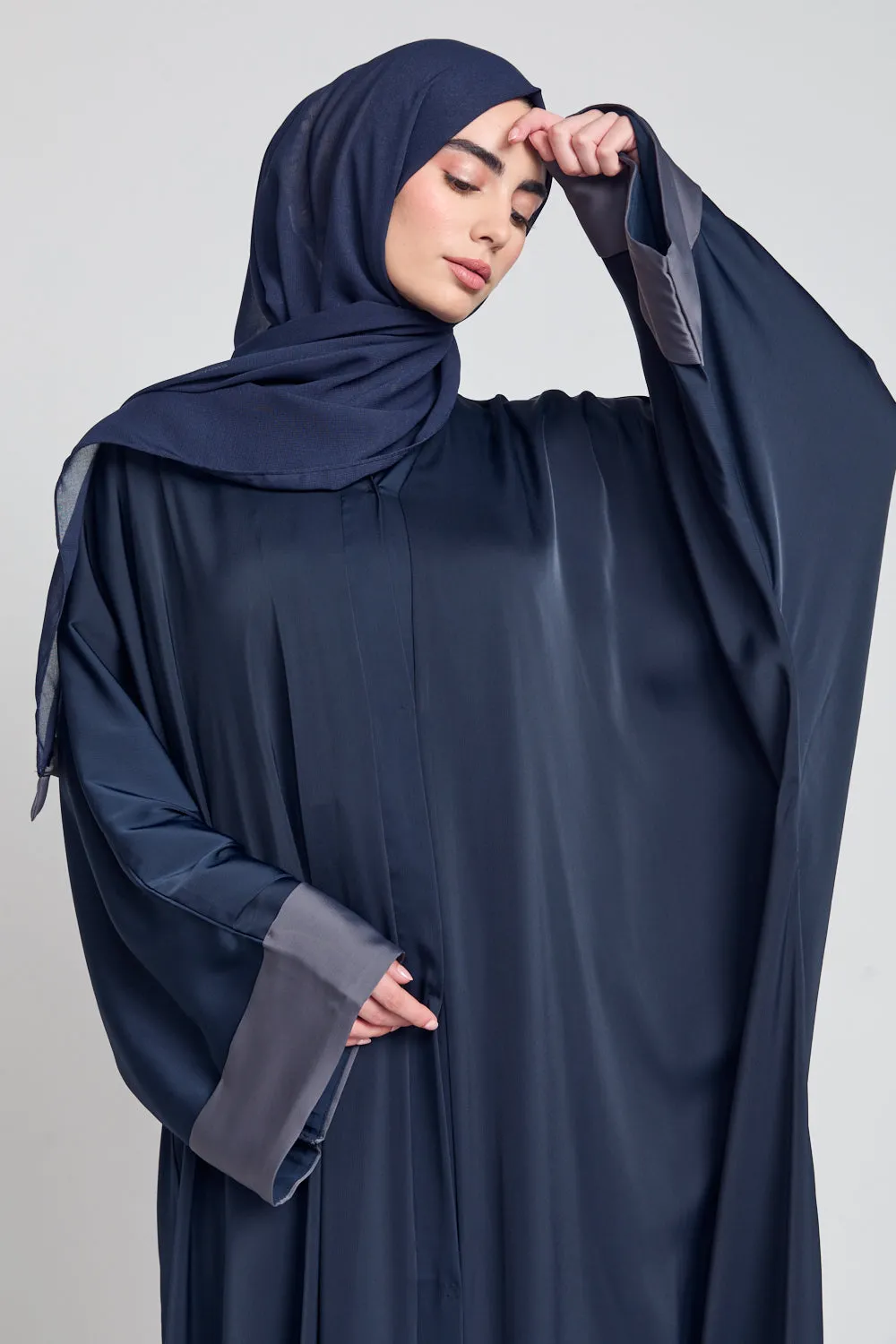 Open Farasha With Folded Contrast Cuffs - Navy