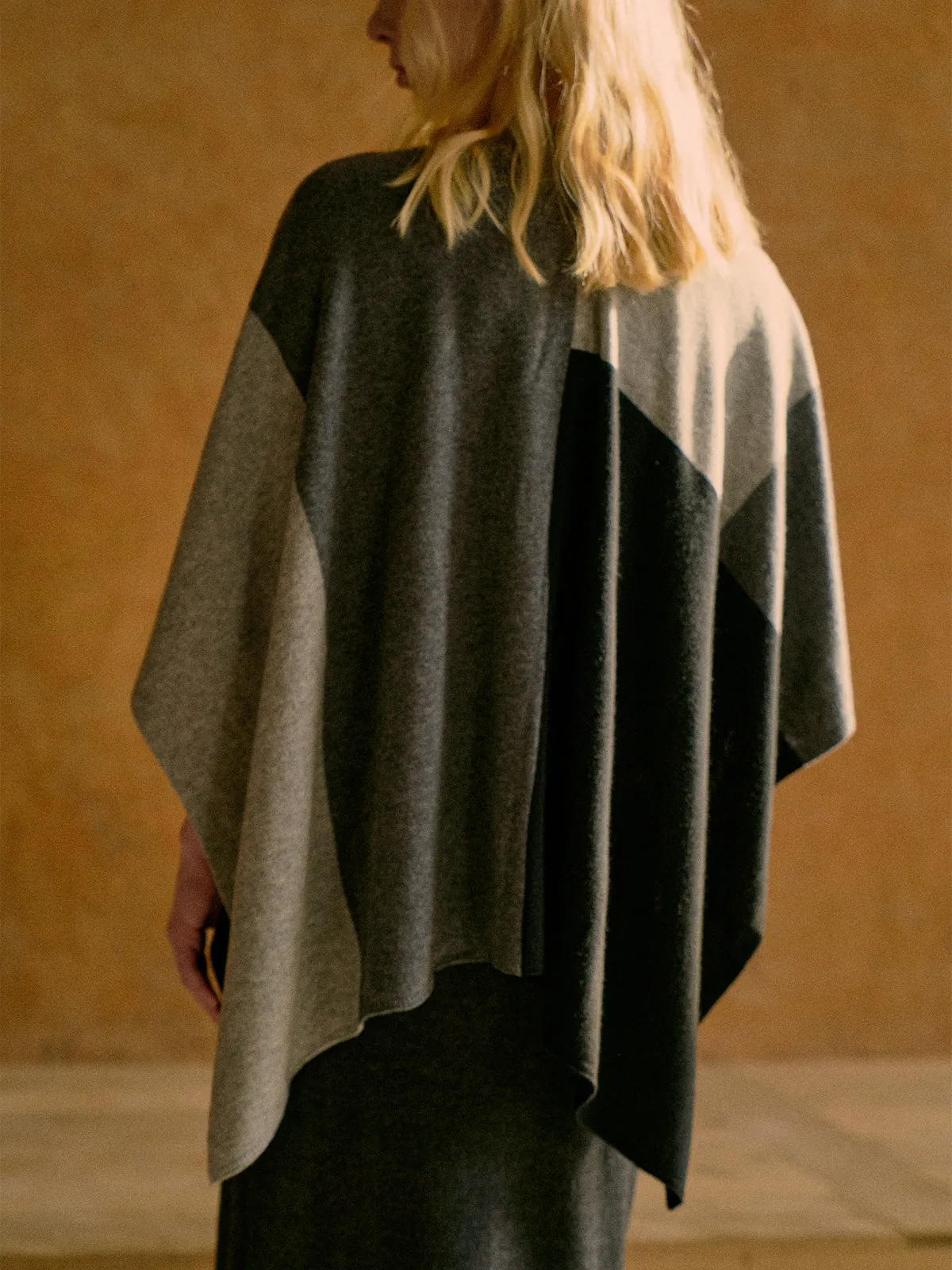 "Lost in Warmth" Luxurious Wool-Cashmere Blend Cape - Grey
